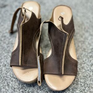 Elegant Brown Women's Sandals